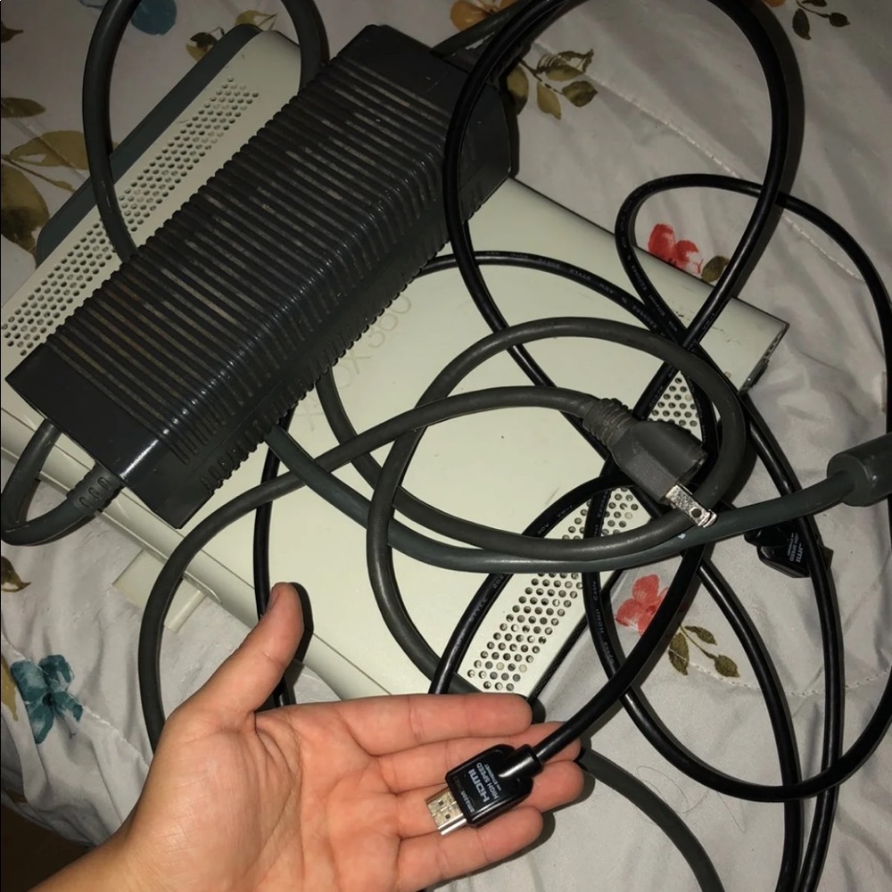 Xbox 360 - Picture 3 of 5